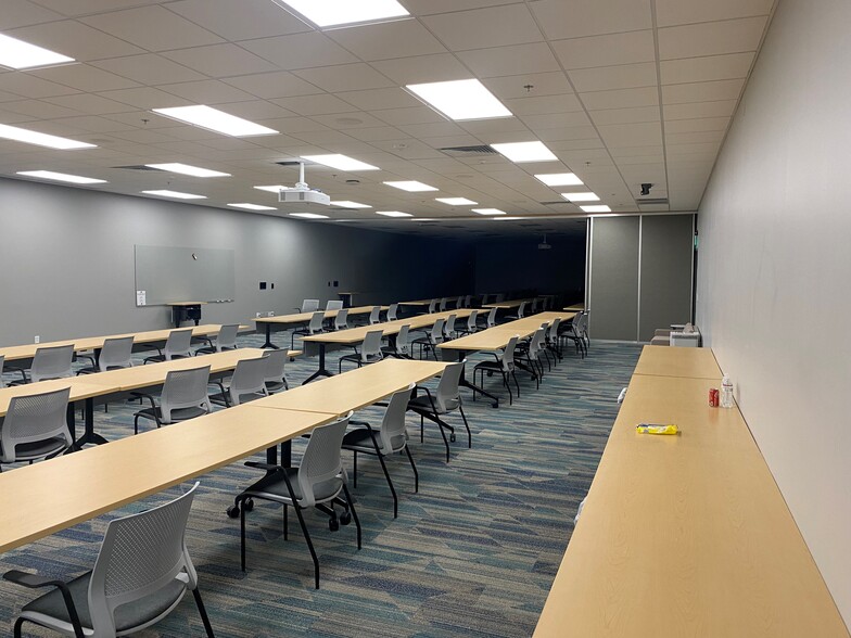 More Photos Of 1553 W 9000 S, West Jordan Department Store For Sale