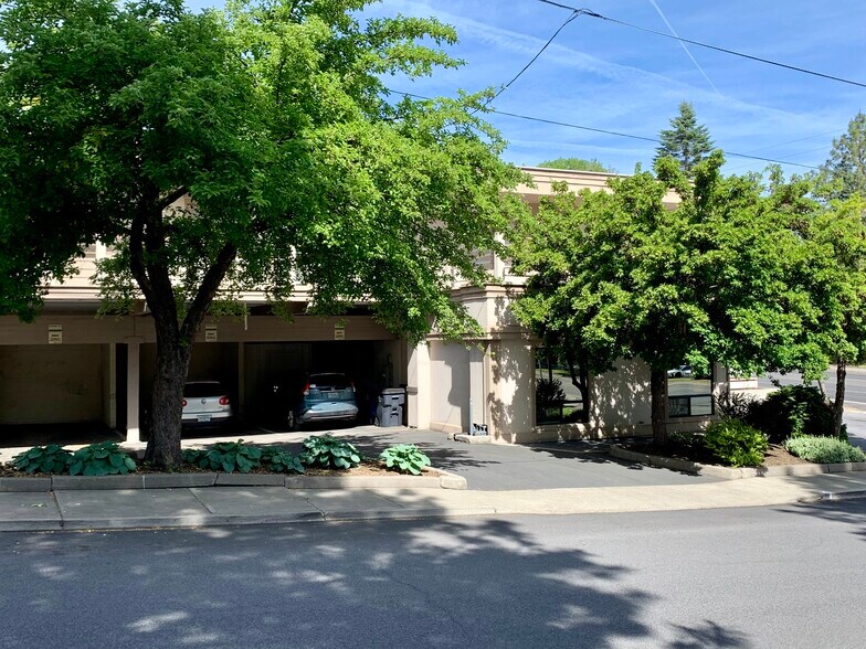 More Photos Of 477 NE Greenwood Ave, Bend Loft Creative Space For Sale