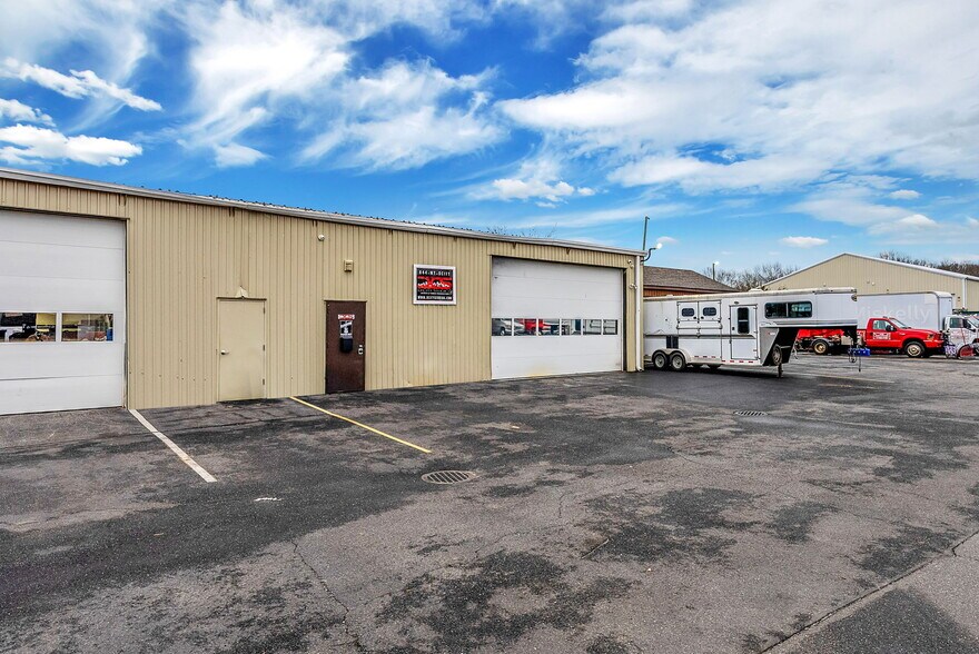 More Photos Of 1595 Route 112, Port Jefferson Station Warehouse For Lease