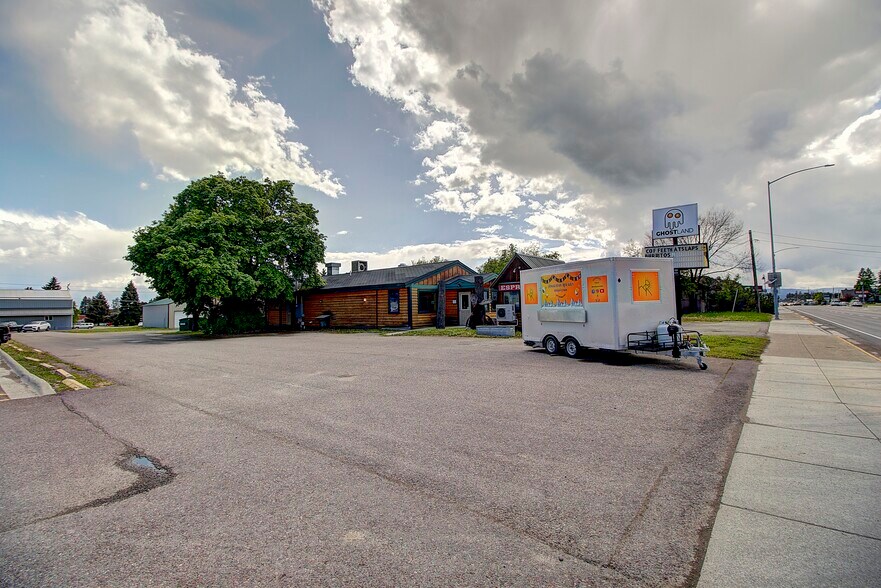 More Photos Of 700 9th St W, Columbia Falls Restaurant For Sale