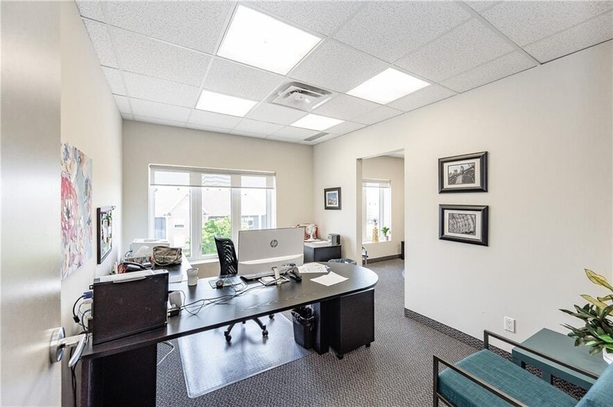 More Photos Of 2904 South Sheridan Way, Oakville Medical For Lease