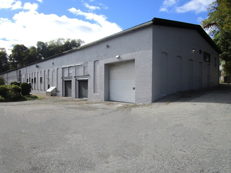 Primary Photo Of 392 N Montgomery St, Newburgh Manufacturing For Lease