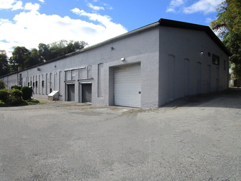 Primary Photo Of 392 N Montgomery St, Newburgh Manufacturing For Lease
