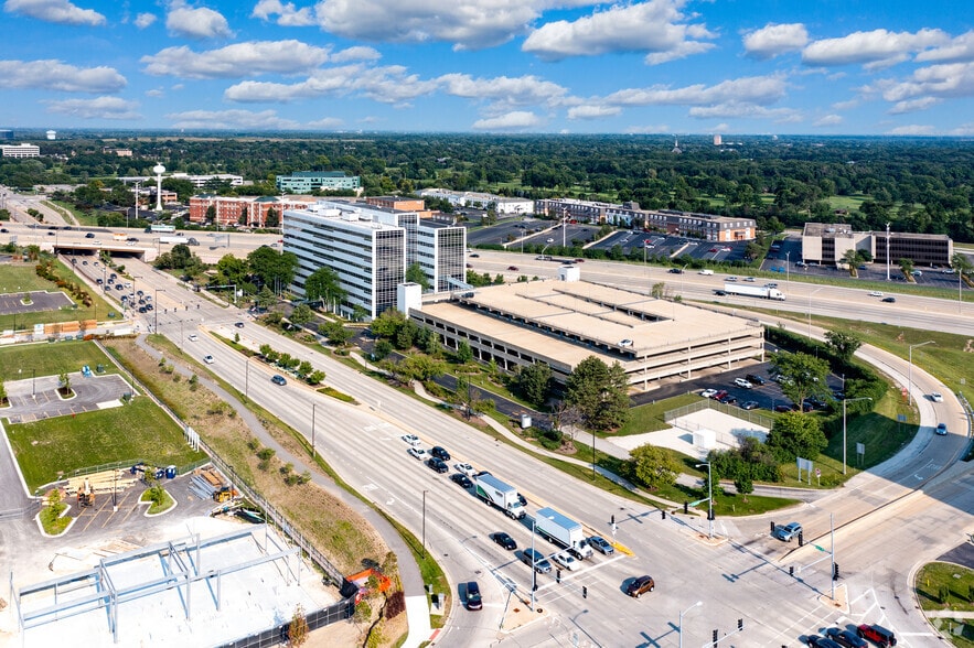 More Photos Of 1111 W 22nd St, Oak Brook Office For Lease