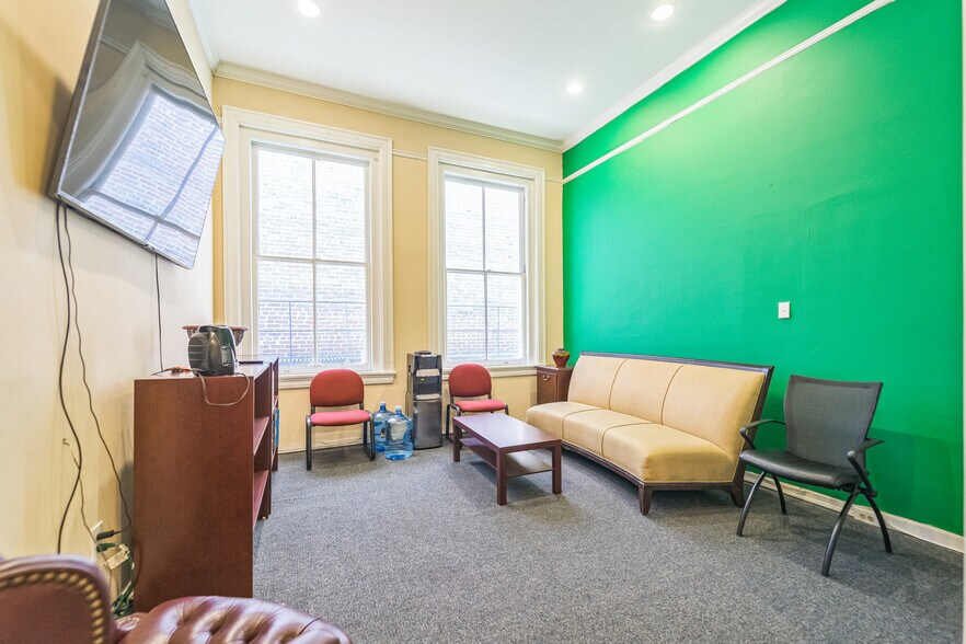 More Photos Of 518 N Charles St, Baltimore Storefront Retail Office For Sale