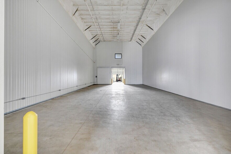 More Photos Of 9342 SE Loop 410, San Antonio Refrigeration Cold Storage For Lease