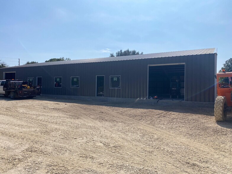 Primary Photo Of 2022 Pinn Rd, San Antonio Light Distribution For Lease