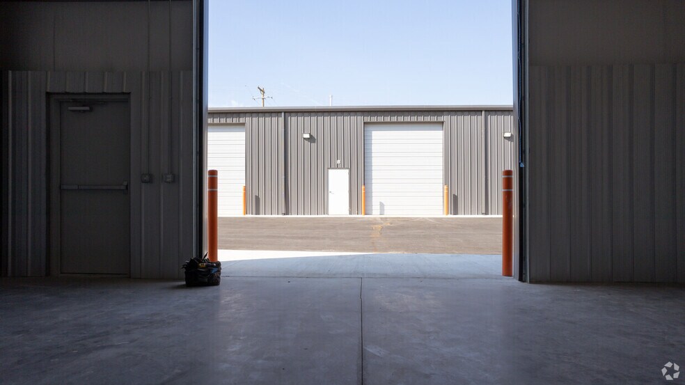 More Photos Of 1850 Chespark Dr, Gastonia Warehouse For Lease