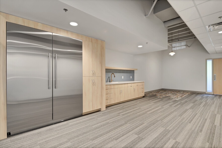 More Photos Of 717 W St Germain St, Saint Cloud Office For Lease