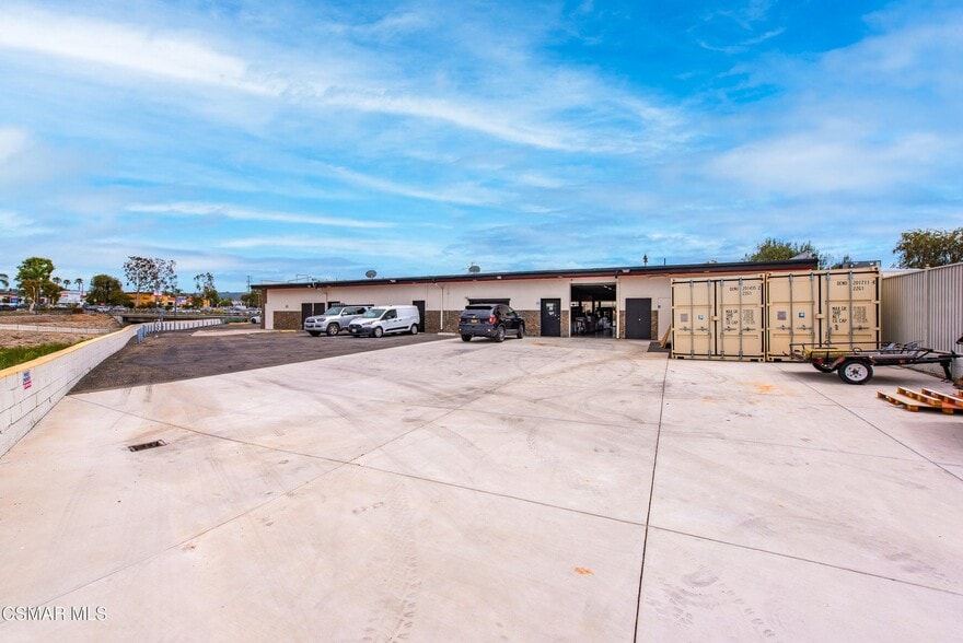 More Photos Of 875 E Los Angeles Ave, Simi Valley Freestanding For Sale