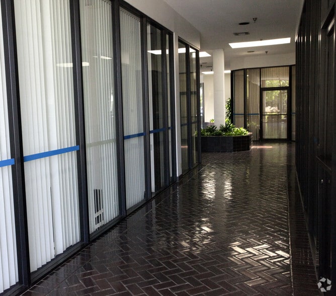 More Photos Of 1701-1755 Orange Tree Ln, Redlands Office For Lease