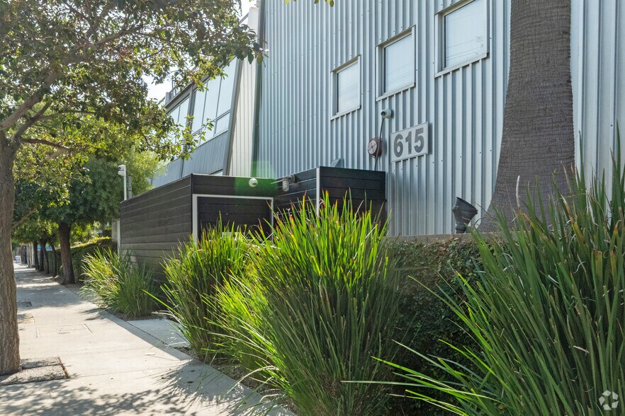 More Photos Of 615 Hampton Dr, Venice Apartments For Sale