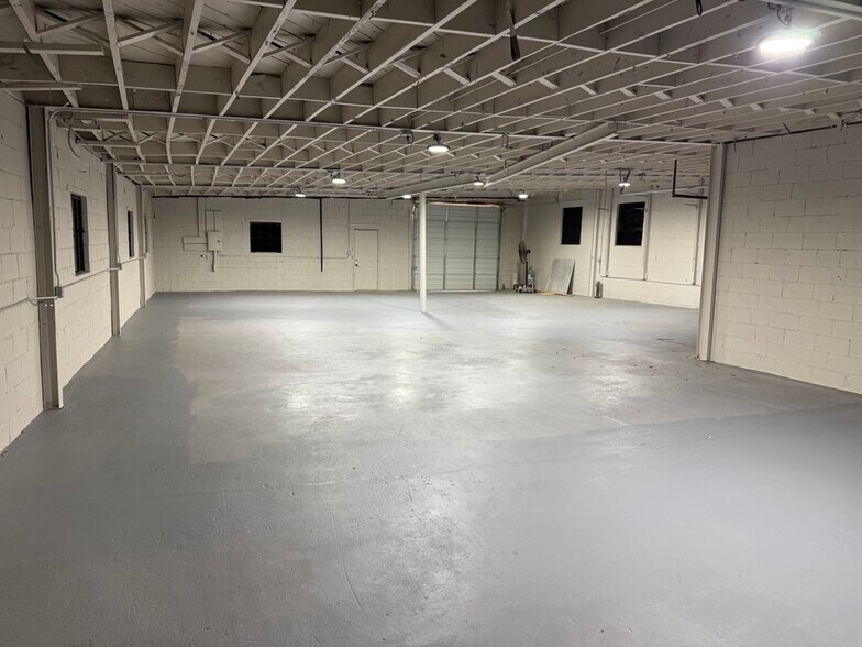 More Photos Of 235 S Hill St, Buford Warehouse For Lease