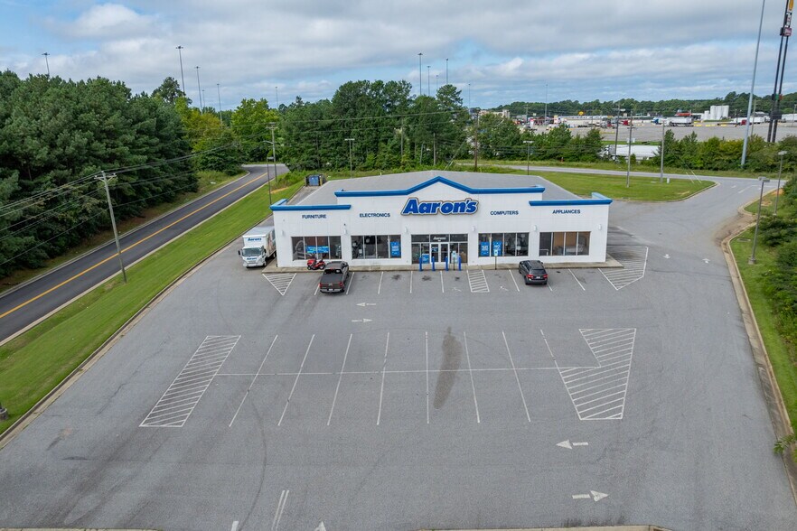 More Photos Of 102 Dominion Dr, Emporia Freestanding For Sale