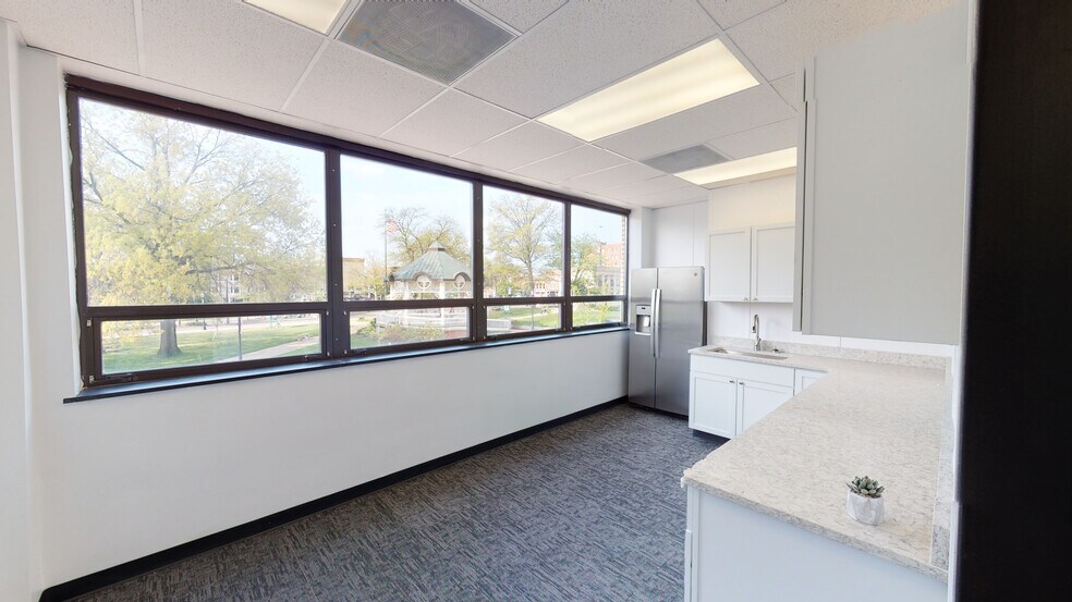 More Photos Of 35 N Park St, Mansfield Office For Sale