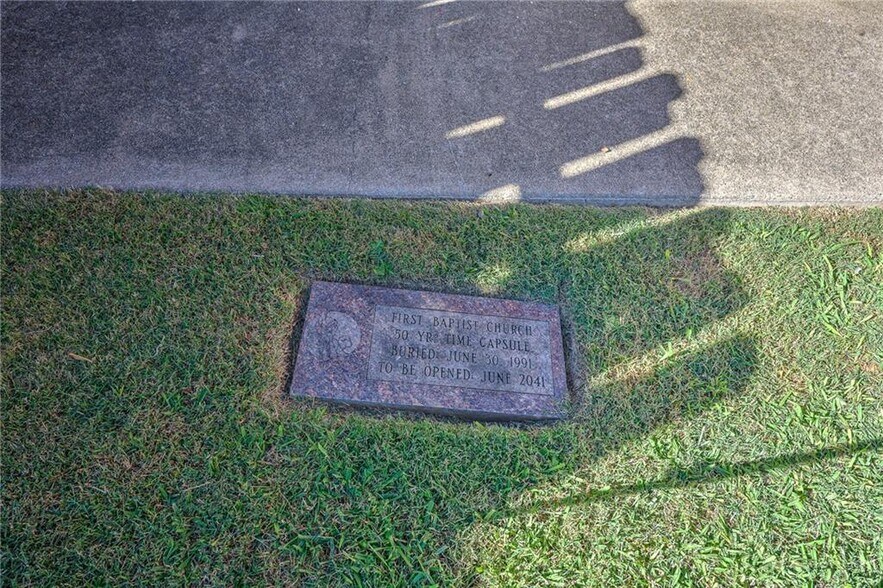 More Photos Of 510 E Madison Ave, Berryville Religious Facility For Sale