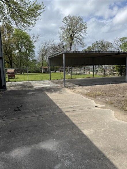 More Photos Of 9320 Highway 3, Houston Freestanding For Sale