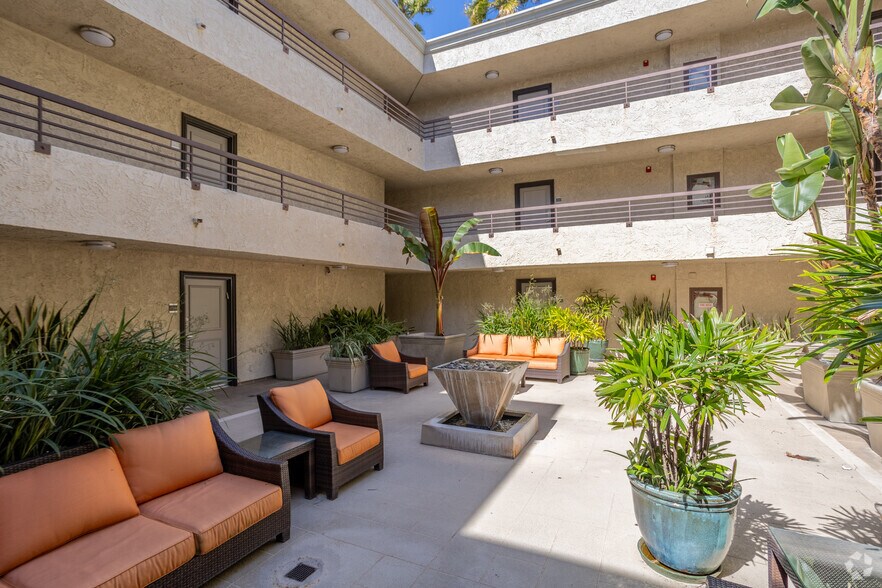 More Photos Of 7230 Franklin Ave, Los Angeles Apartments For Sale