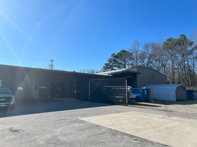 More Photos Of 211 N Pleasantburg Dr, Greenville Light Manufacturing For Lease