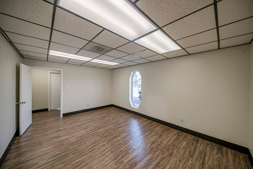 More Photos Of 1410 Rankin Hwy, Midland Office For Sale
