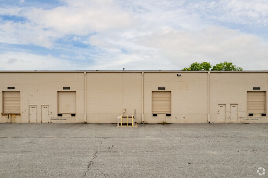 More Photos Of 9801-9829 Widmer Rd, Lenexa Warehouse For Lease