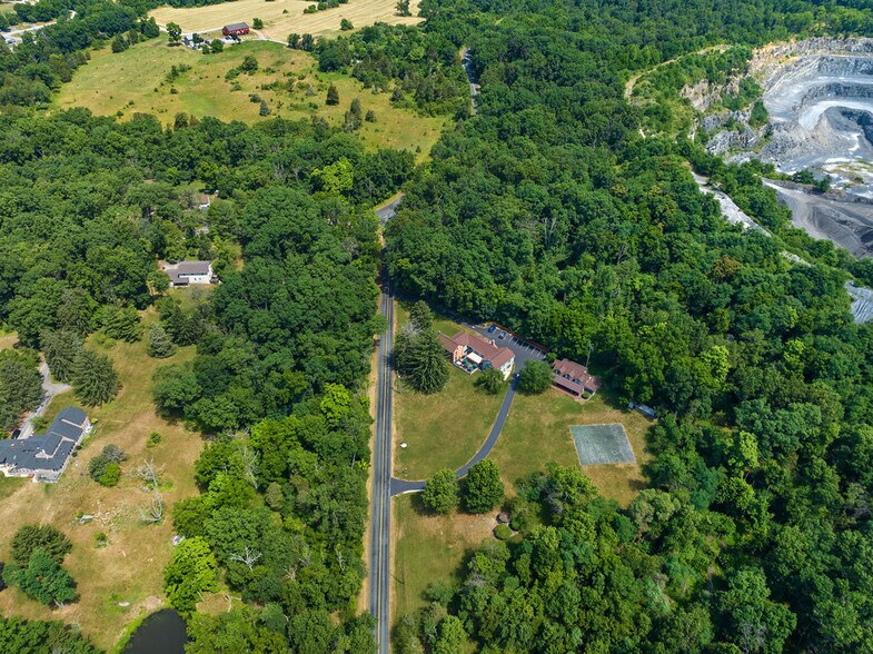 More Photos Of 40 Hospital Rd, Gettysburg Hotel For Sale