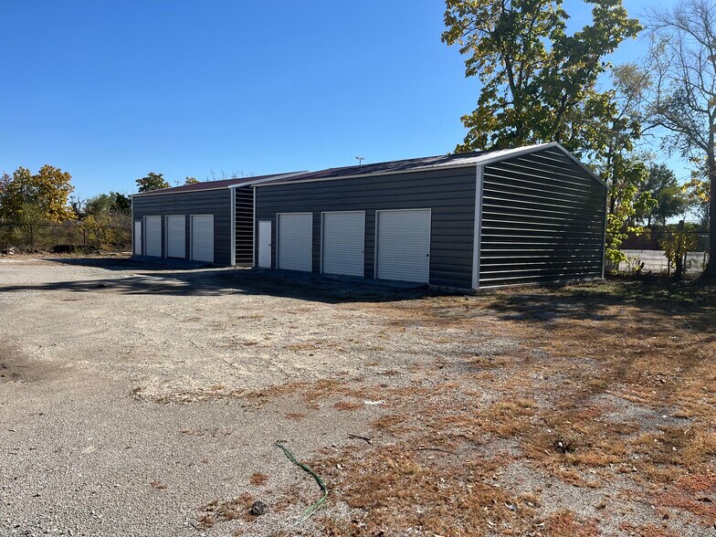 More Photos Of 123 Belmont Blvd, Kansas City Warehouse For Sale