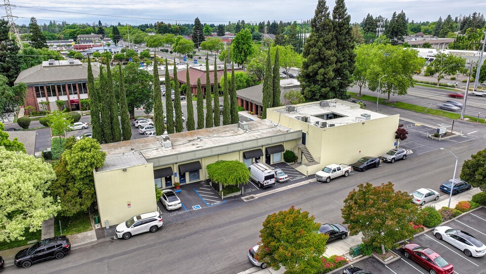 More Photos Of 2398 Fair Oaks Blvd, Sacramento Office For Sale