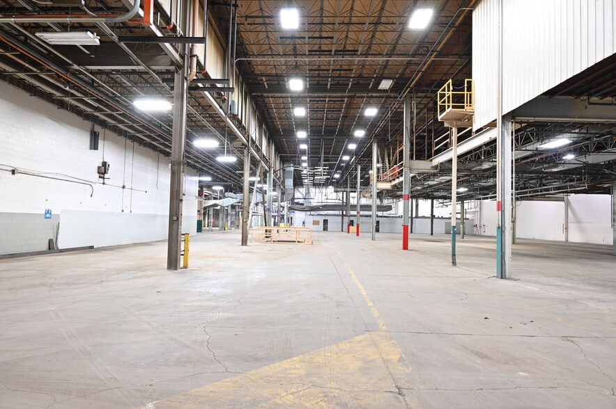 More Photos Of 701 33rd Ave N, Saint Cloud Manufacturing For Sale