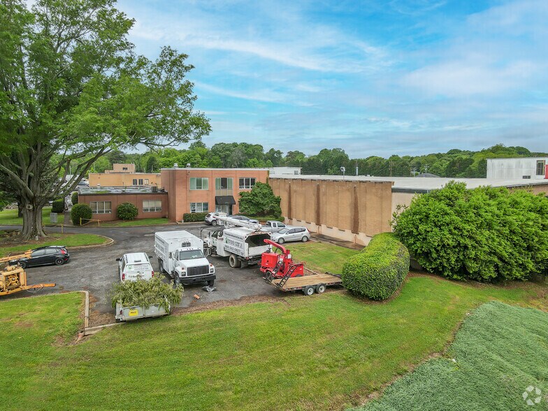 More Photos Of 1500 River Dr, Belmont Warehouse For Lease