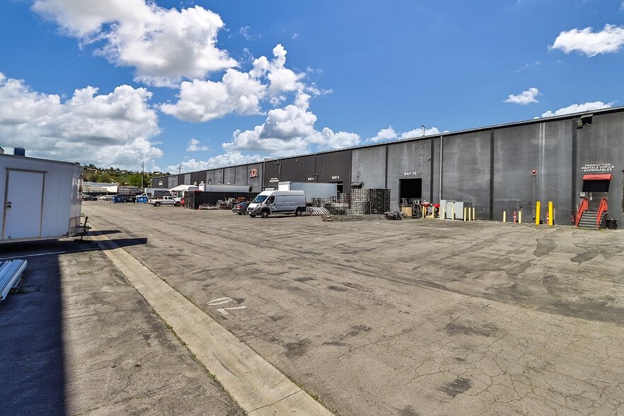 More Photos Of 12224 Montague St, Pacoima Distribution For Lease