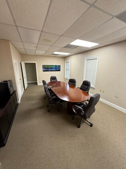 More Photos Of 6111 Peachtree Dunwoody Rd NE, Atlanta Office Residential For Sale