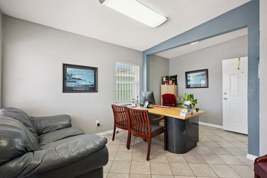 More Photos Of 36 S Semoran Blvd, Orlando Office Residential For Sale