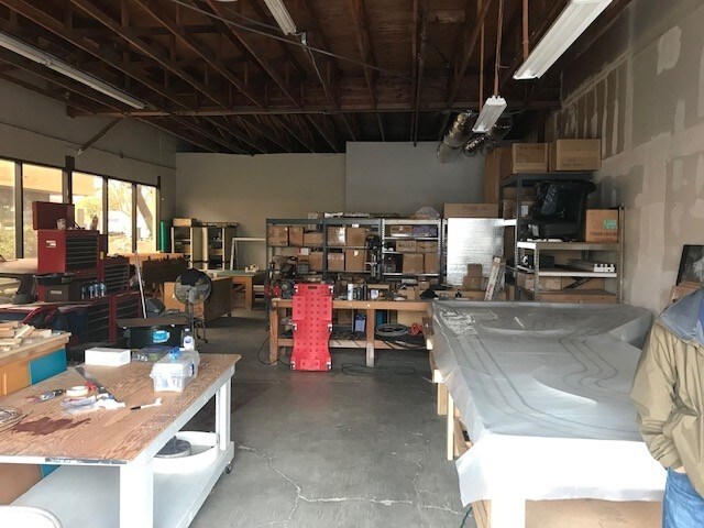 More Photos Of 2227 Portola Rd, Ventura Manufacturing For Lease
