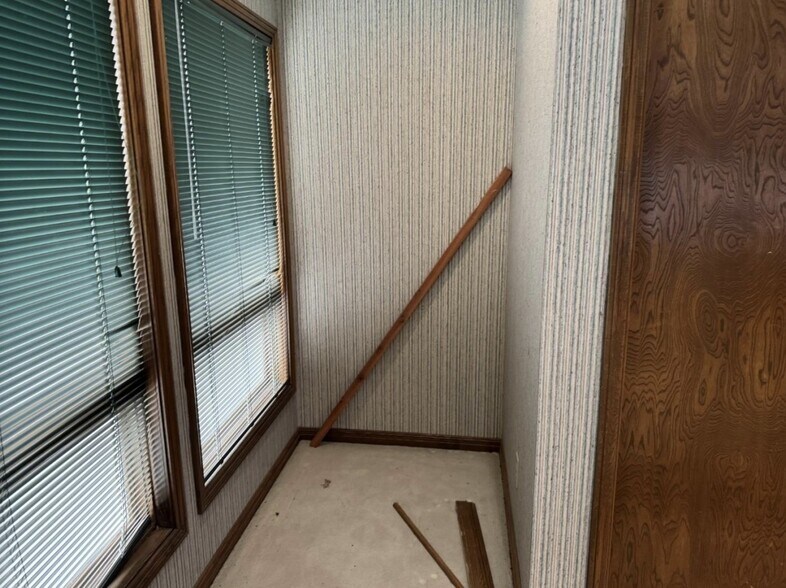 More Photos Of 2124 N 25th St, Waco Medical For Sale