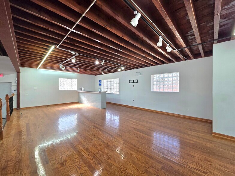 More Photos Of 10220 Grand Ave, Franklin Park Storefront Retail Office For Lease