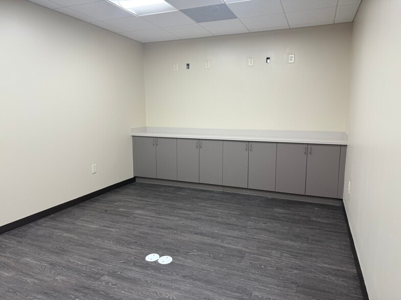 More Photos Of 3250 Deans Bridge Rd, Augusta Office For Sale