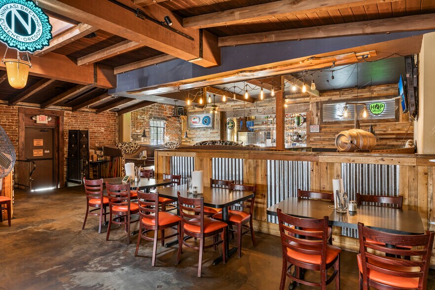 More Photos Of 234 SW 5th St, Grants Pass Restaurant For Sale