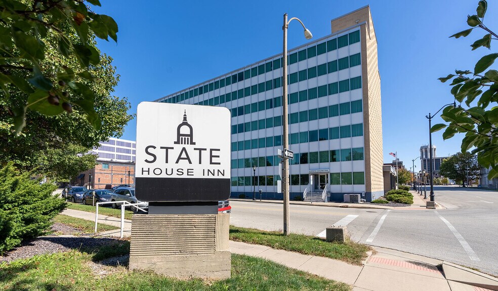 Primary Photo Of 101 E Adams St, Springfield Hotel For Sale