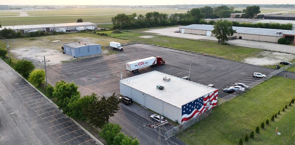 More Photos Of 1280-1330 Powis Rd, West Chicago Truck Terminal For Sale