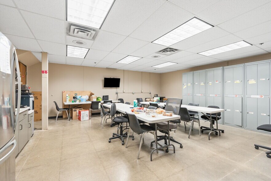 More Photos Of 2905 Lexington Ave S, Eagan Flex For Sale