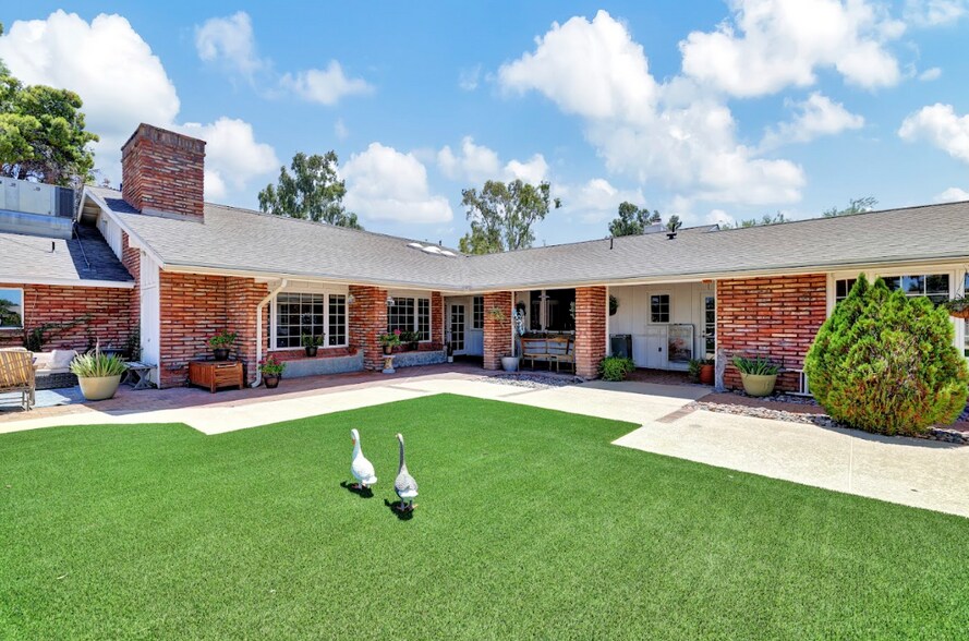 More Photos Of 1625 N Cherry Cir, Mesa Assisted Living For Sale