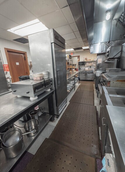 More Photos Of 205 Main St, Onalaska Specialty For Sale