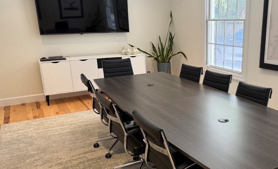 More Photos Of 515 SW California Ave, Stuart Office For Sale