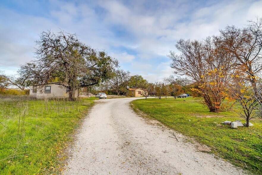 More Photos Of 1101 E Main St, Crowley Land For Sale