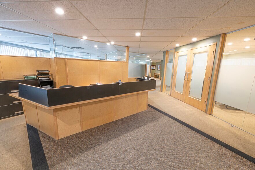 More Photos Of 2815 12th St NE, Calgary Warehouse For Sale