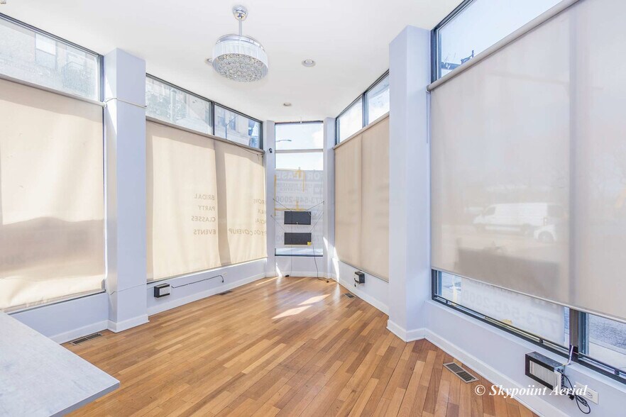 More Photos Of 1604 W Monroe St, Chicago Apartments For Lease