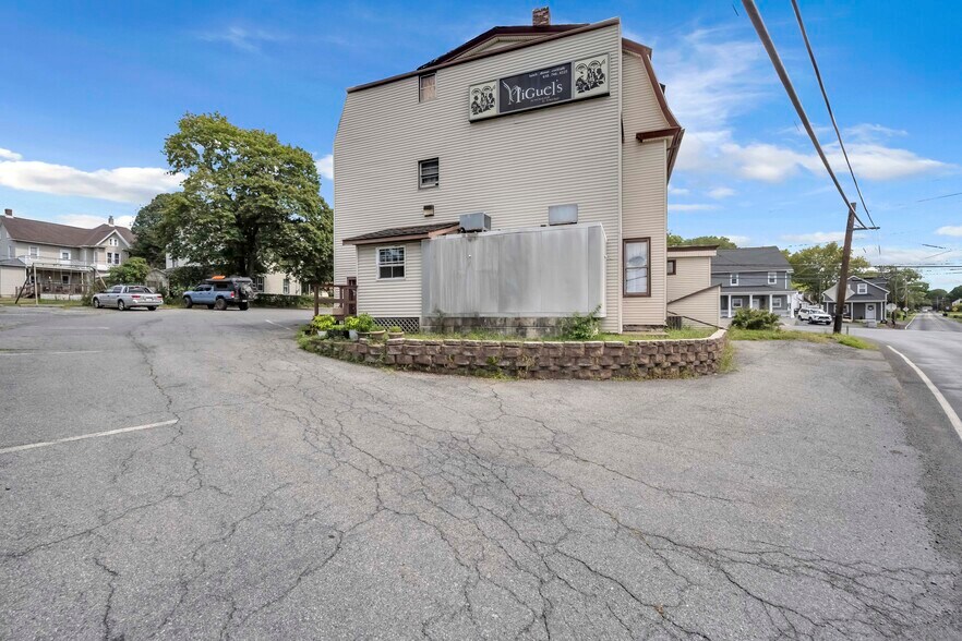 More Photos Of 5881 Sullivan Trl, Nazareth General Retail For Sale