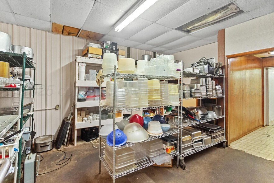 More Photos Of 103 Interstate 40, Shamrock Restaurant For Sale