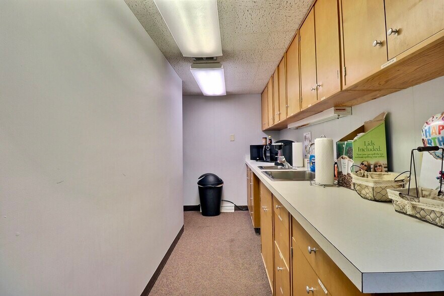 More Photos Of 230 E 22nd St, Fremont Medical For Sale